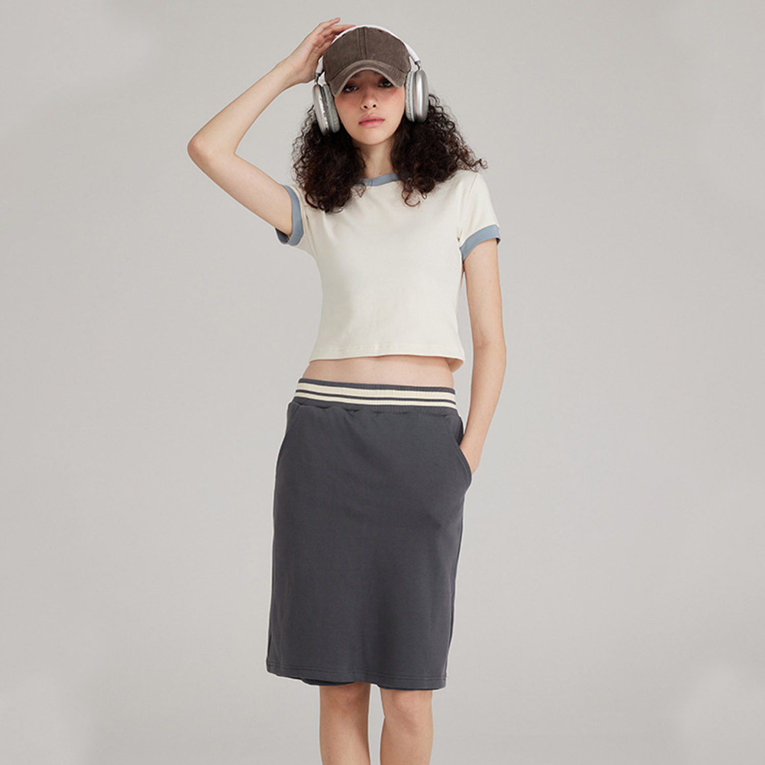 Streetwear Women's Vintage Color-Block Fitted Cropped Tee - Print On Demand | HugePOD-2