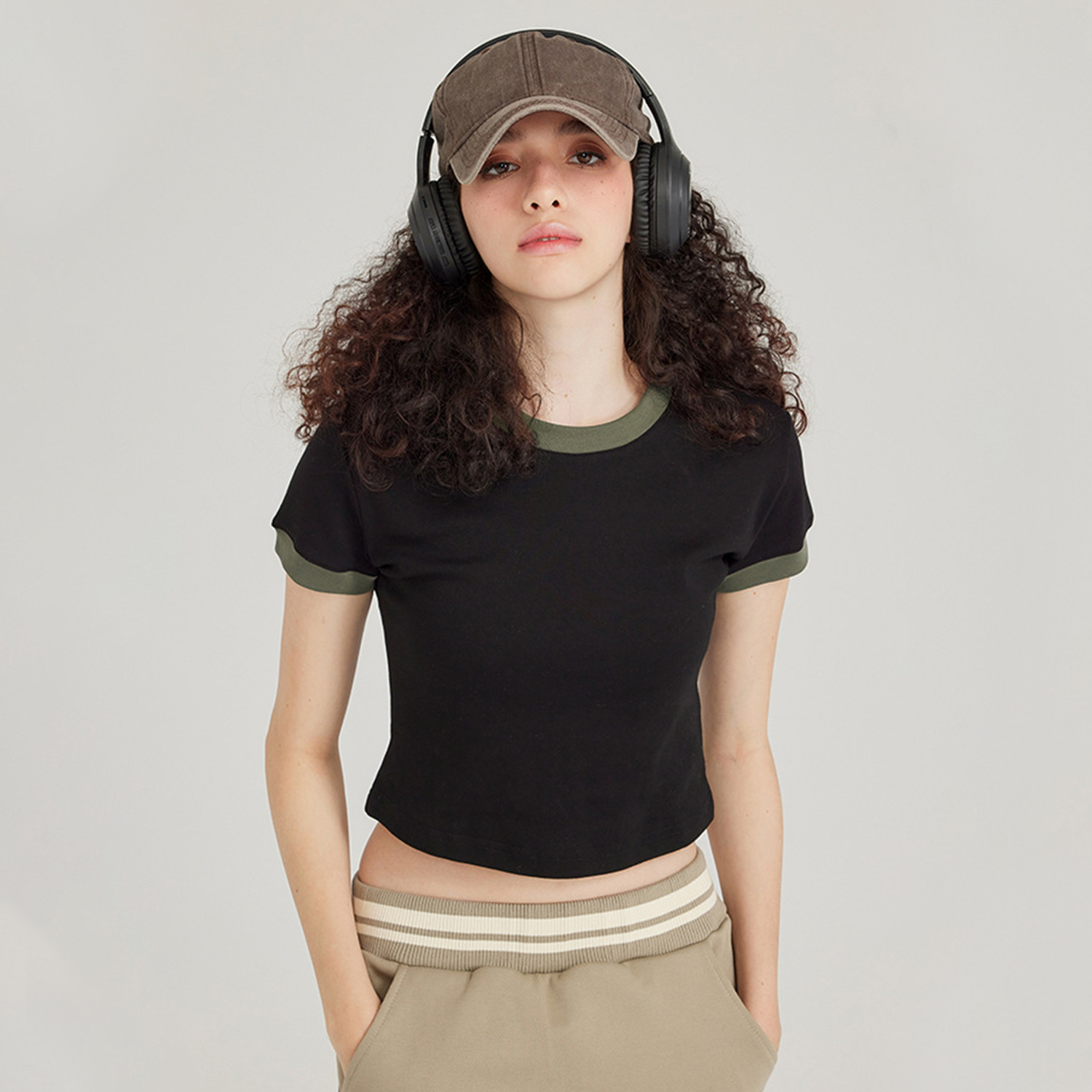 Streetwear Women's Vintage Color-Block Fitted Cropped Tee - Print On Demand | HugePOD-1