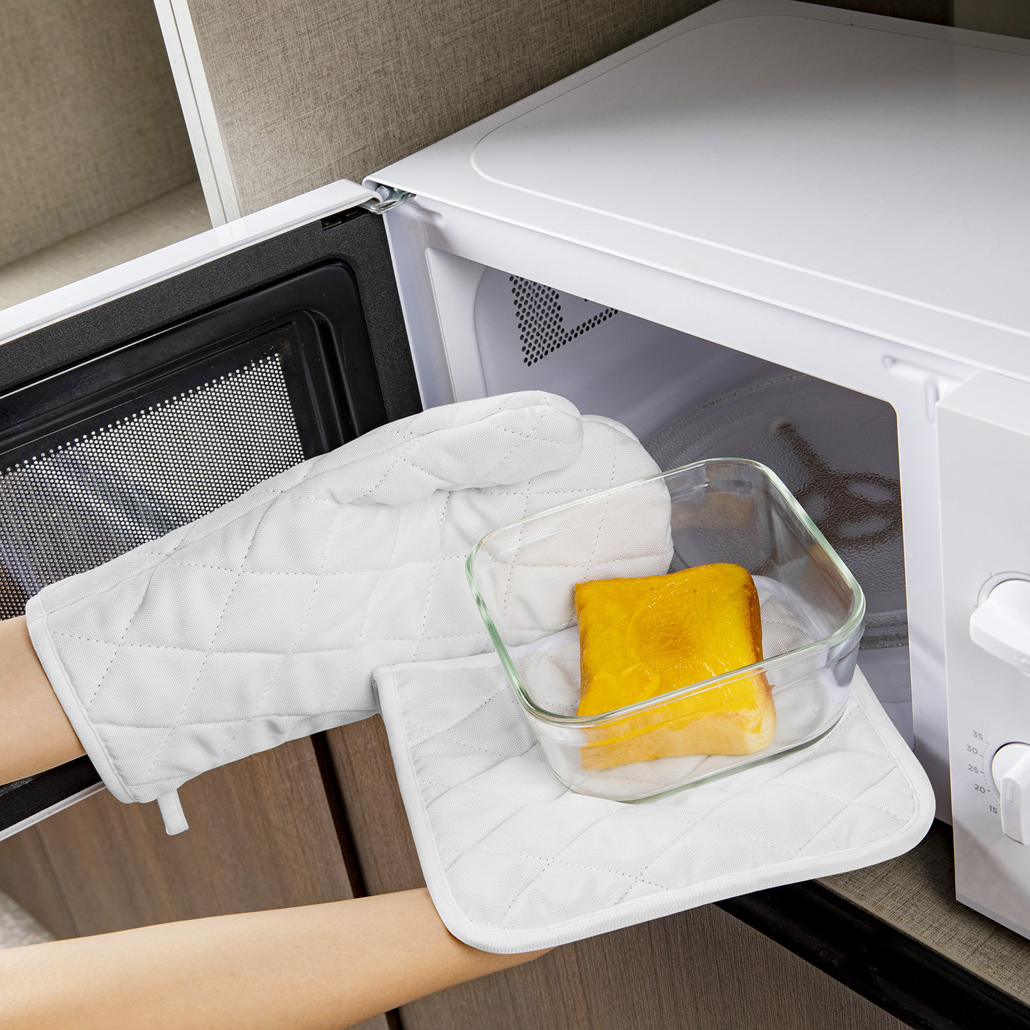 Microwave Oven Gloves & Insulation Pad | HugePOD-4
