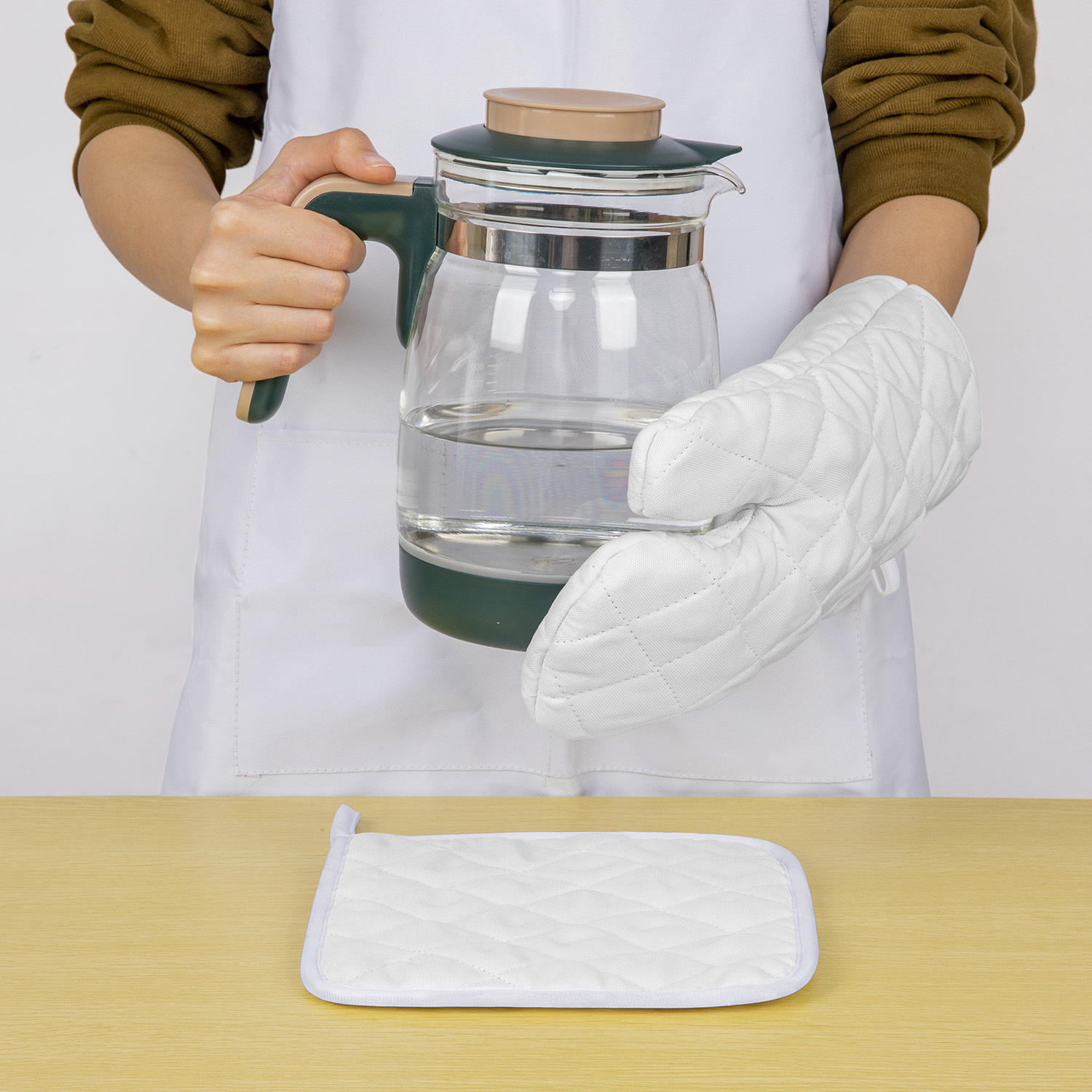 Microwave Oven Gloves & Insulation Pad | HugePOD-5