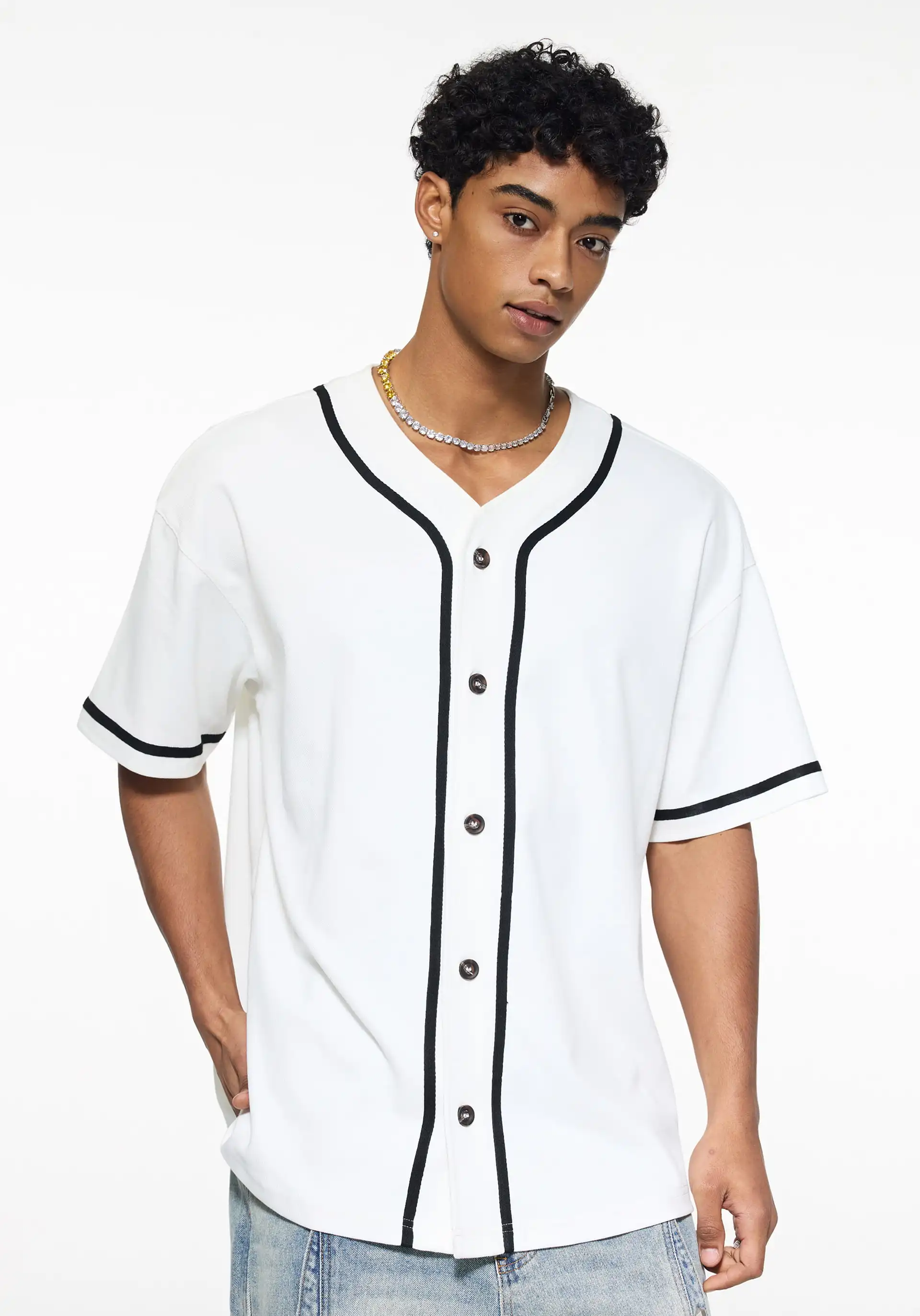 A man is wearing a custom casual sportswear with tapstitch